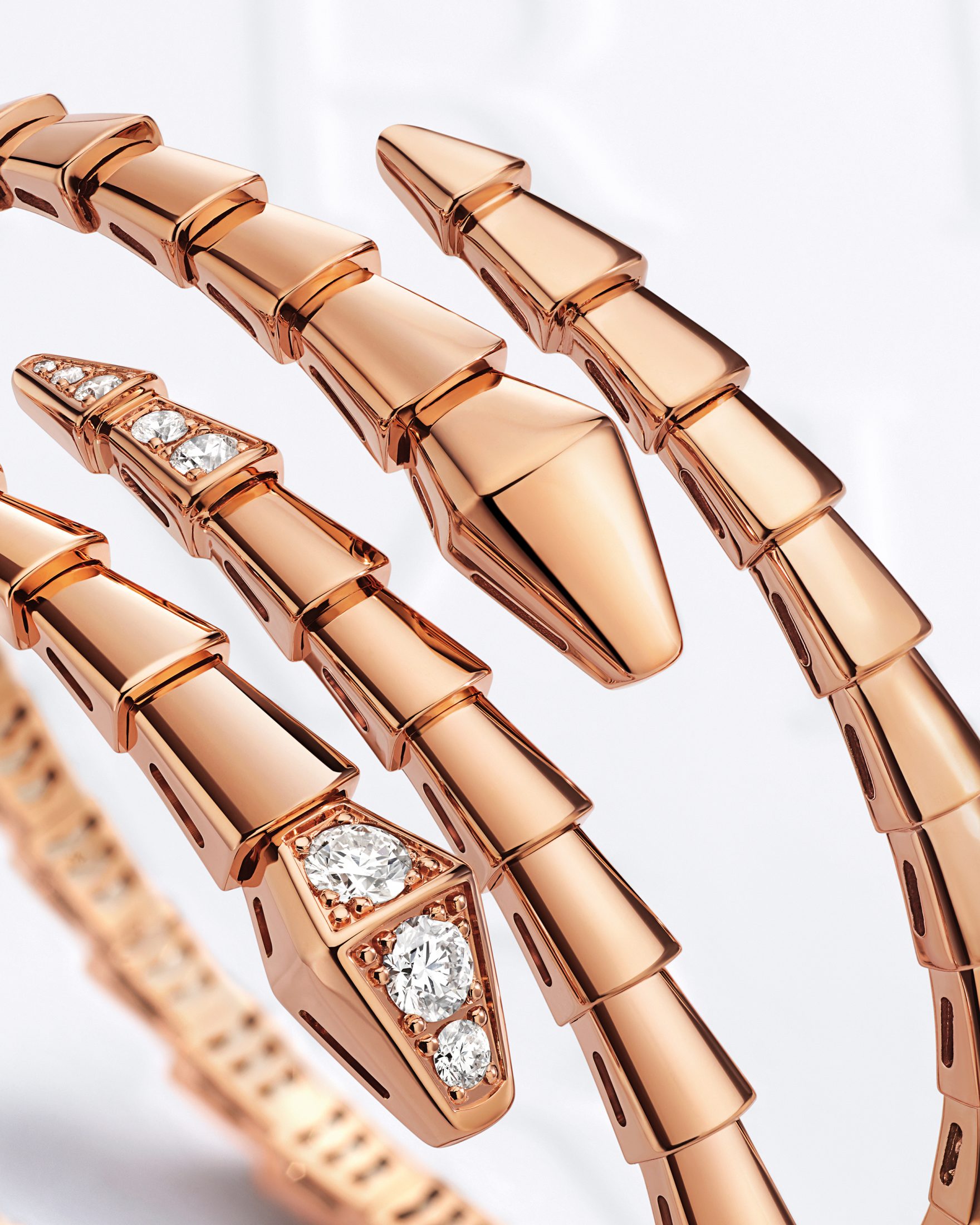 Истинное «я»: обновленная линия Bulgari Serpenti Viper