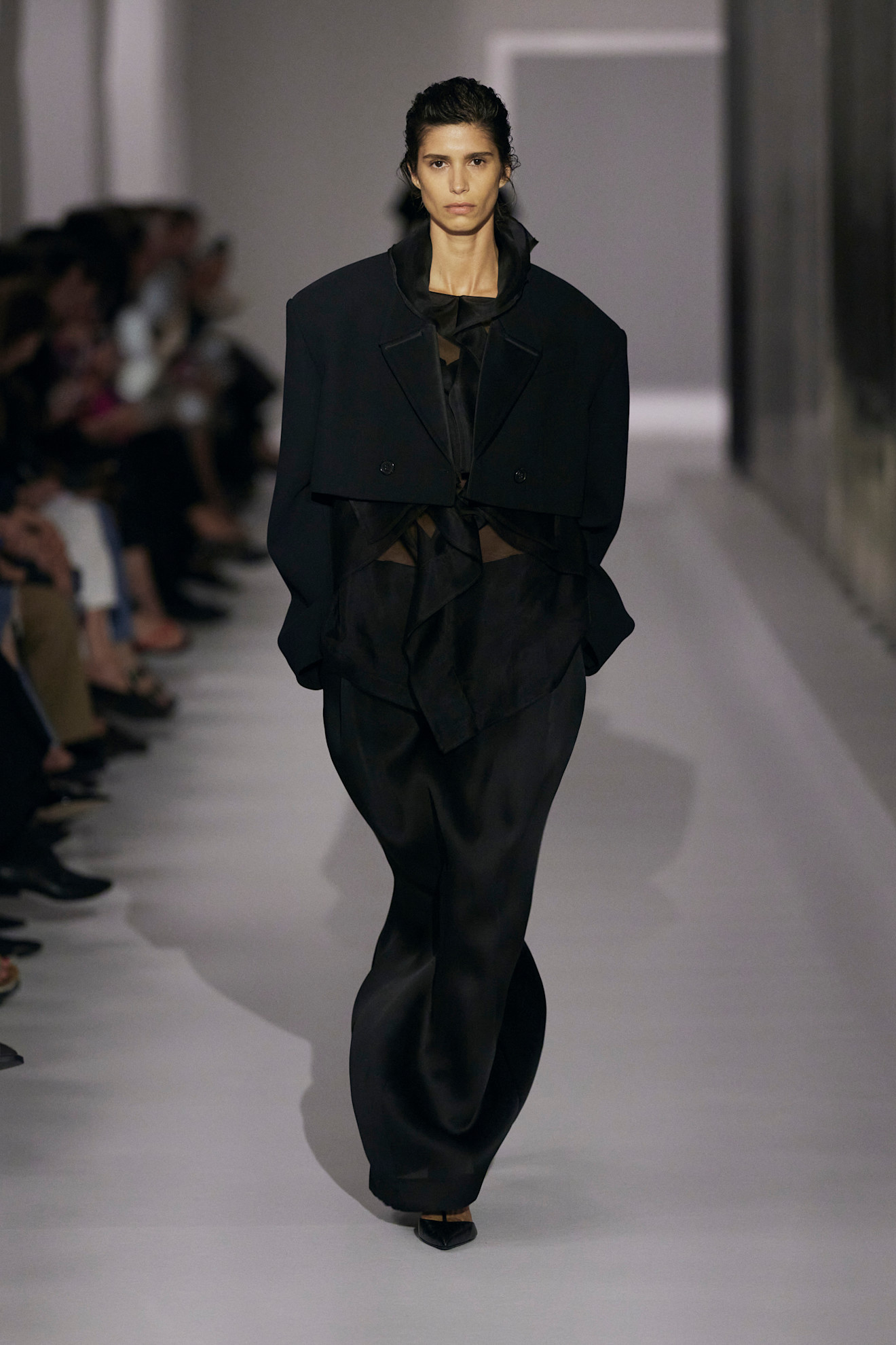 Рассказываем, что такое corpcore