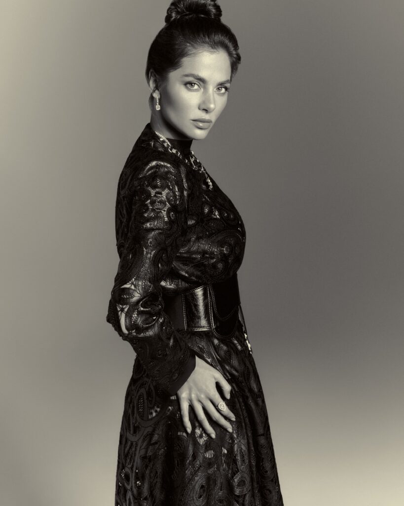 Фотография Ангелины Голощаповой с эксклюзивными украшениями Flawless